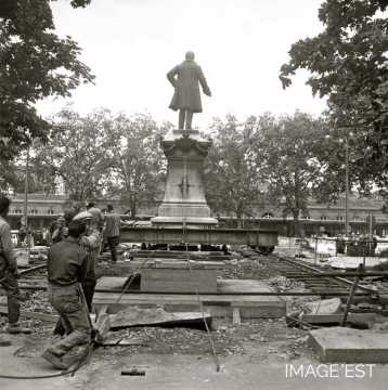 Opération de recul de la statue Thiers (Nancy)